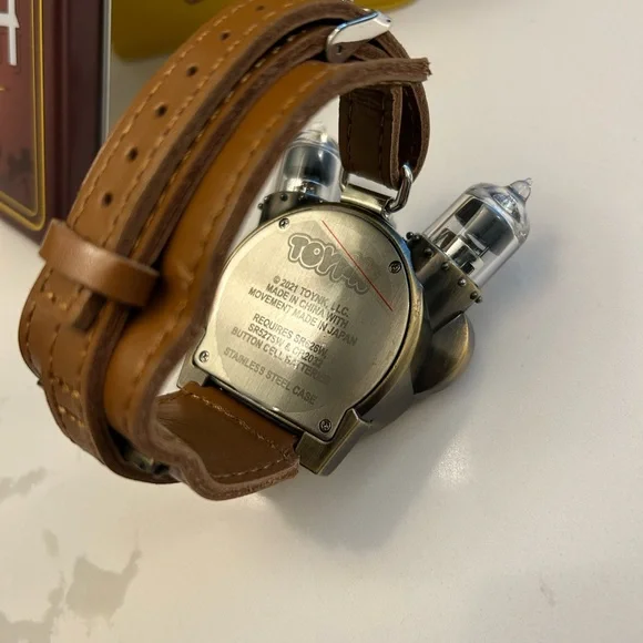 Tesla Brown Steampunk Watch with Vintage Aesthetic - Picture 4 of 5